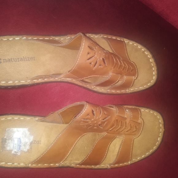 Naturalizer Leatger Sandals - Picture 3 of 7